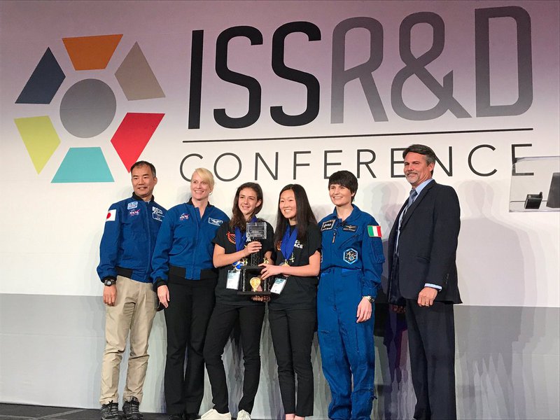 GiS 2017 winners at ISSRDC with astronauts